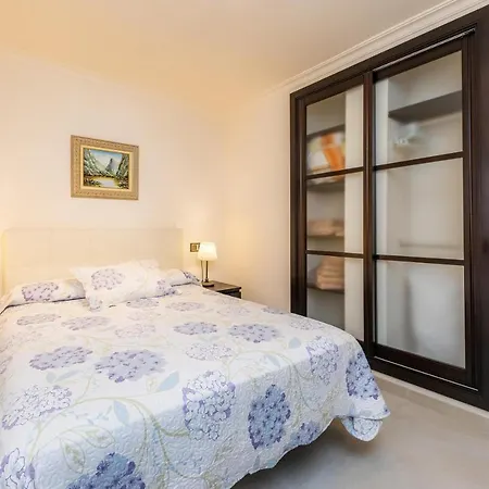 Gala Apartment *